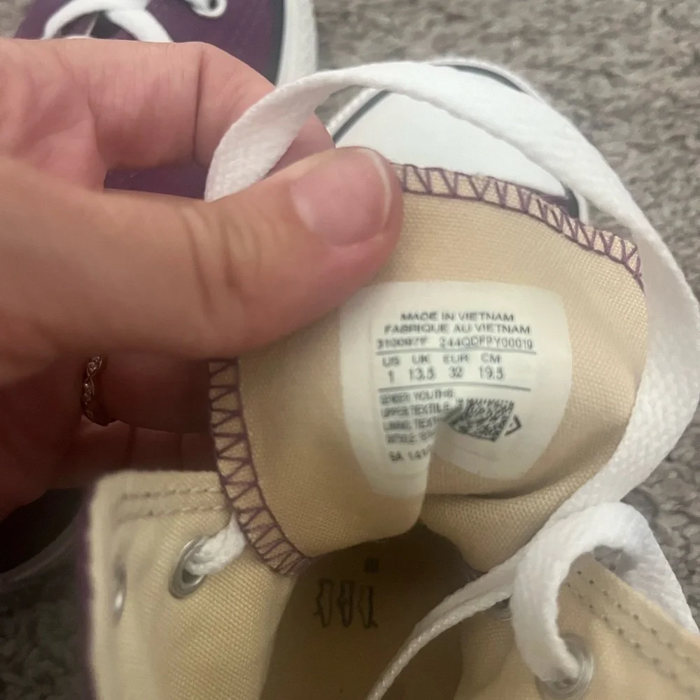 Converse Chuck Taylor All Star Classic purple size 1